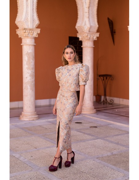 Brocaded floral midi skirt with side slit