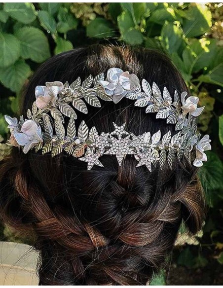 Jewelry headdress in silver for the perfect guest