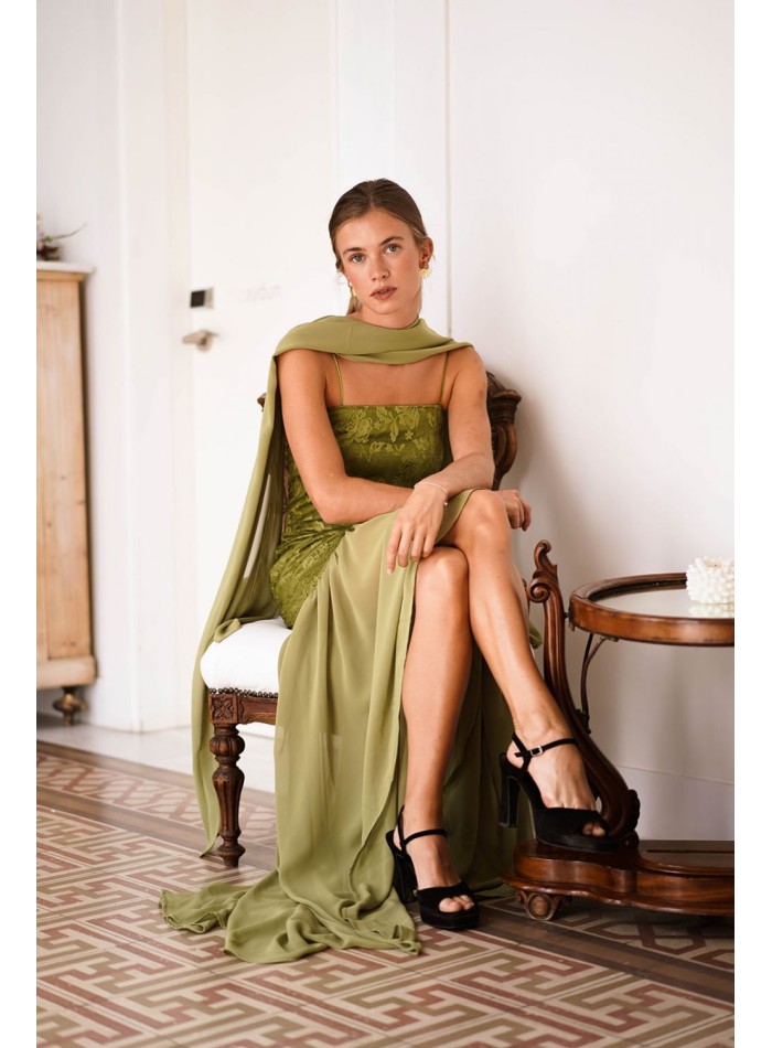 Vestido largo verde oliva de encaje con falda de gasa para invitadas