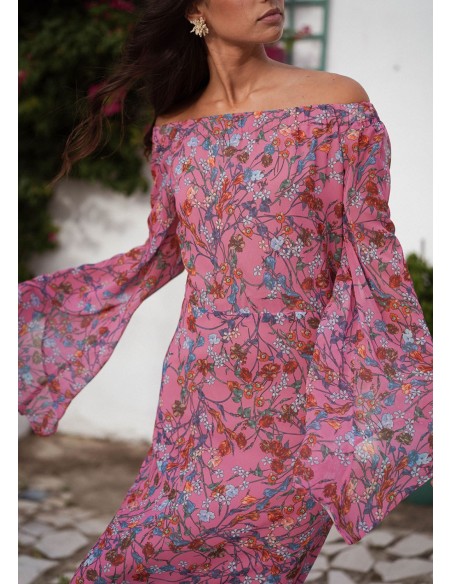 Vestido asimétrico de gasa rosa con estampado floral para invitadas Vestido asimétrico de gasa rosa con estampado floral para invitadas