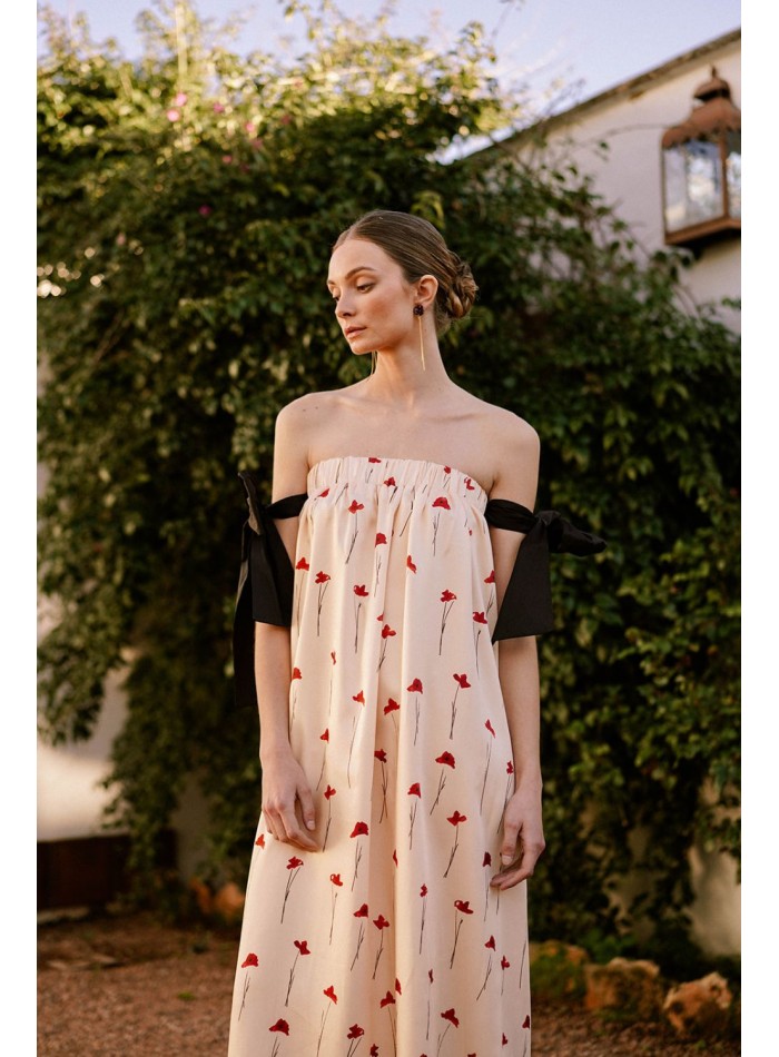 Vestido midi beige con estampado de rosas para eventos