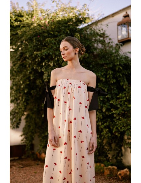 Vestido midi beige con estampado de rosas para eventos Vestido midi beige con estampado de rosas para eventos