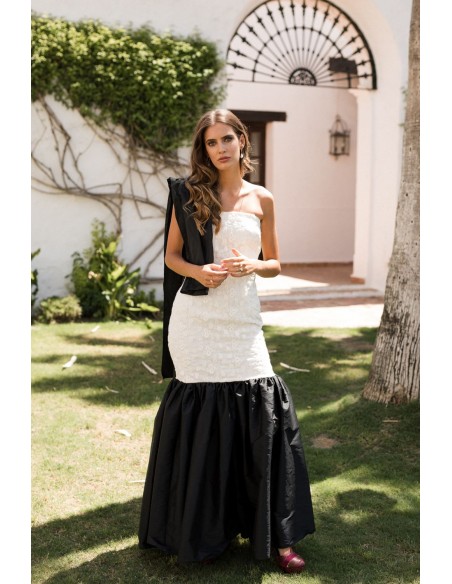 Long black and white strapless dress