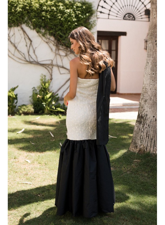 Long black and white strapless dress