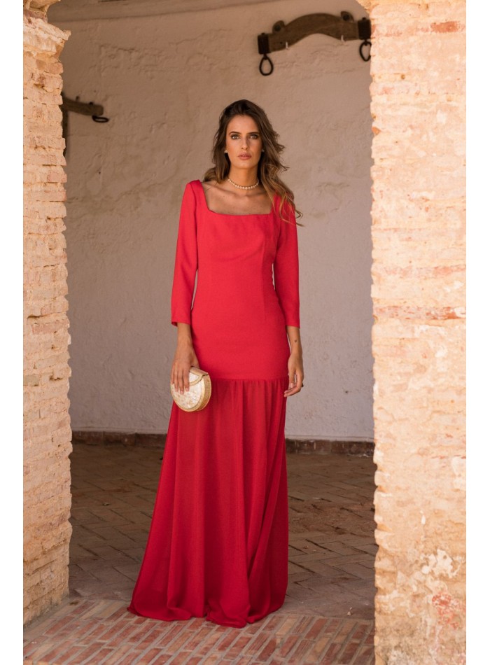 Longue robe rouge avec jupe en mousseline et...