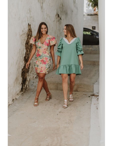 Short floral dress with short puffed sleeves