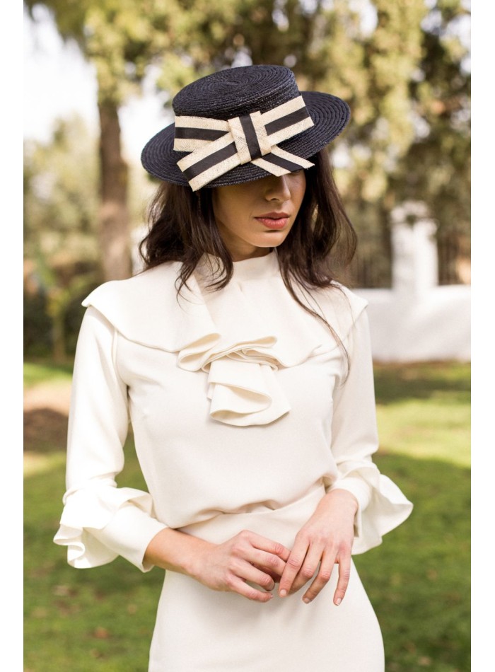 Blusa con cuello volantes crudo y mangas largas para mama comunion