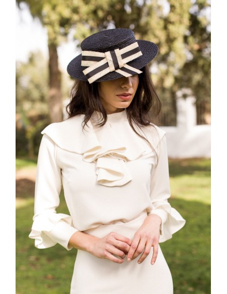 Blusa con cuello volantes crudo y mangas largas para mama comunion Blusa con cuello volantes crudo y mangas largas para mama comunion