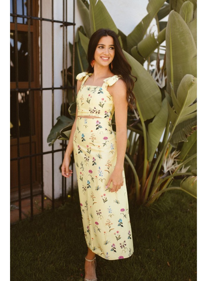 Falda midi evasé amarilla con estampado floral para ocasiones especiales