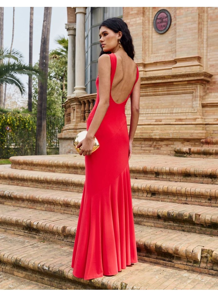 Vestido largo para invitada con manga sisa y escote redondo para boda de tarde