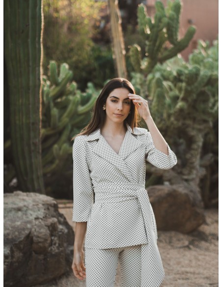 Chaqueta cruzada con estampado de lunares