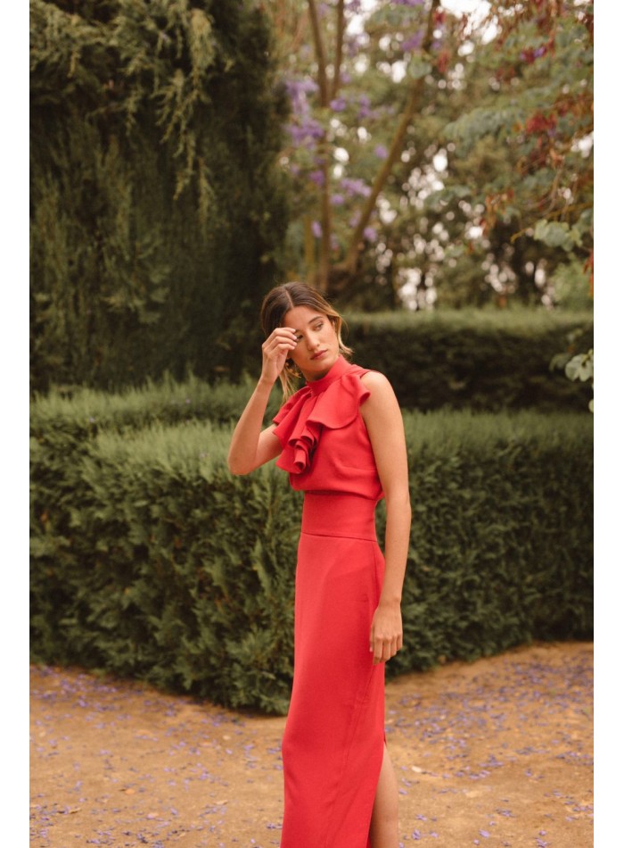 Top rojo sin manga con cuello con volantes