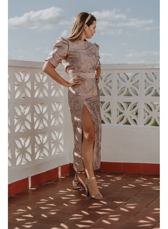 Jupe midi avec fleur de brocart rose maquillage