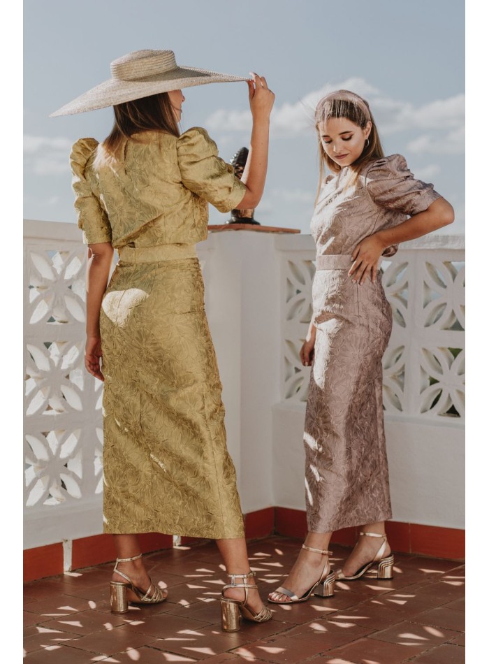 Jupe midi avec fleur de brocart rose maquillage