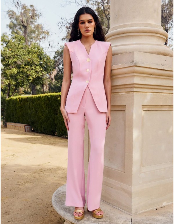 Fitted sleeveless sleeveless vest in pastel pink