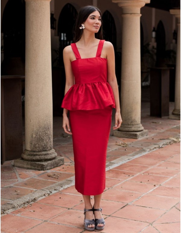 falda midi recta en tafetán rojo para invitada de boda