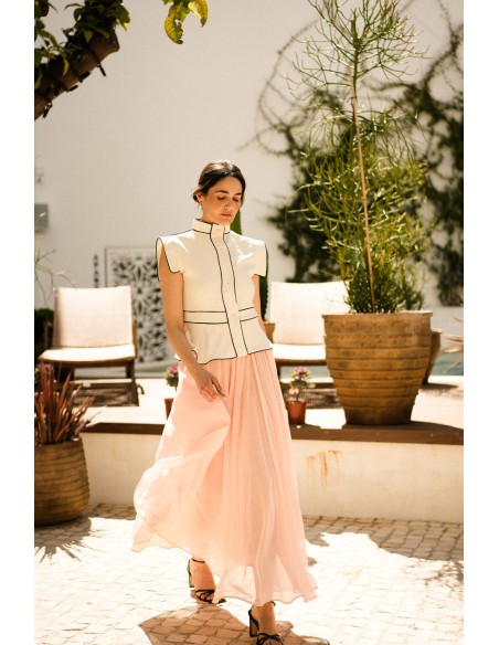 Chaleco en crudo con vivos negros