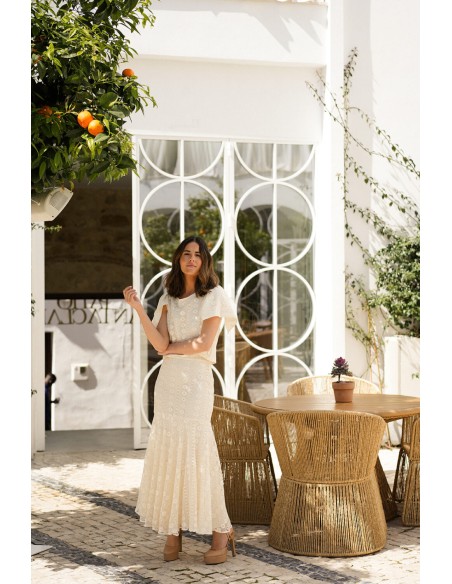 Falda midi de fiesta cruda de encaje con volante alto para eventos especiales