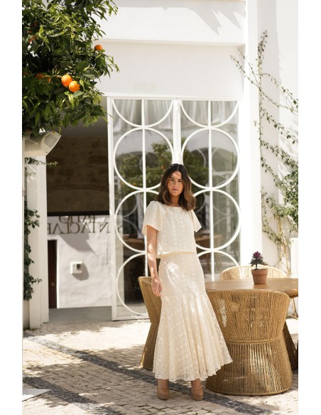 Top de macramé crudo con manga corta de vuelo para eventos especiales Top de macramé crudo con manga corta de vuelo para eventos especiales