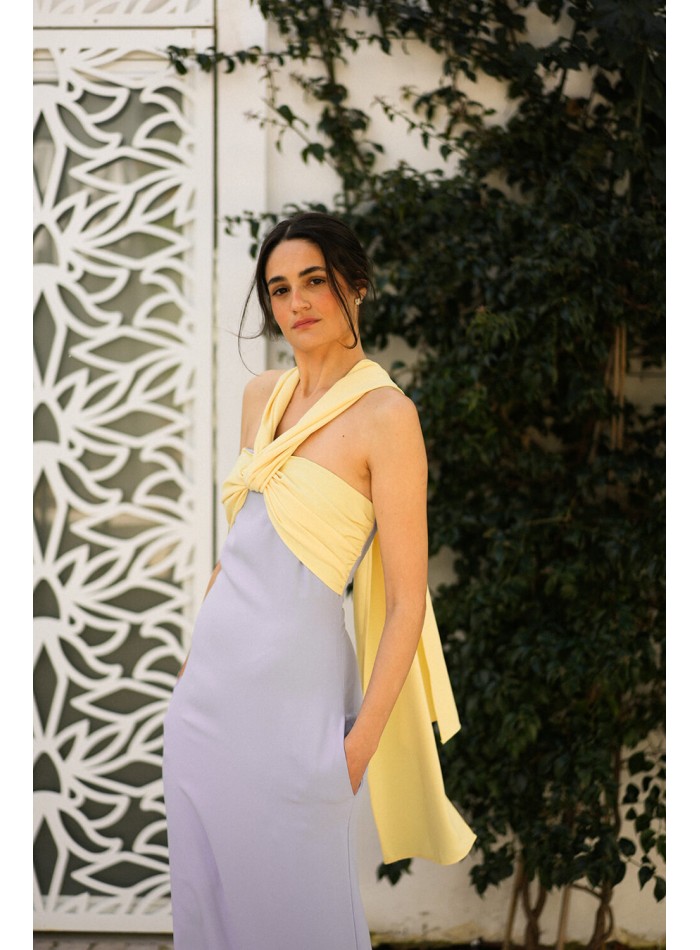 Robe de soirée bicolore avec encolure licou nouée