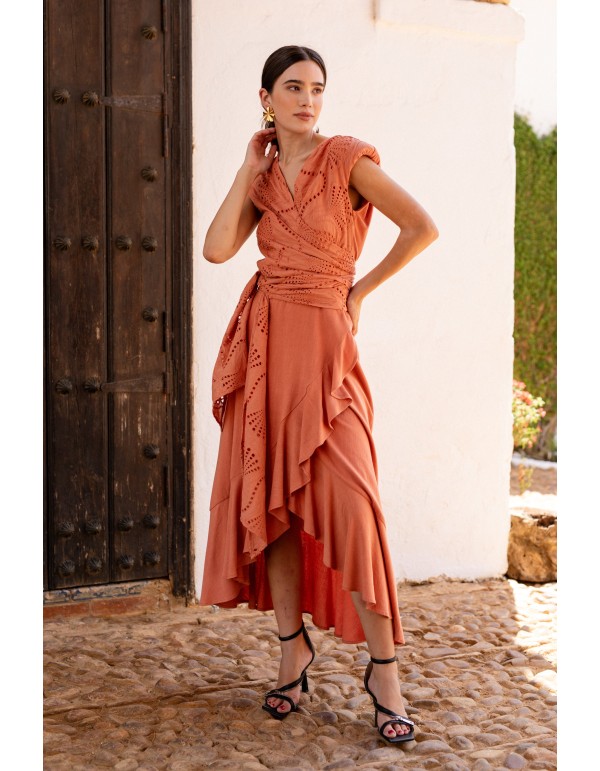 Conjunto de invitada teja en lino con lazada