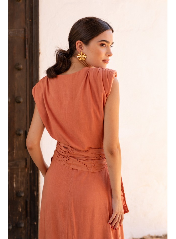 Tile linen guest ensemble with lacing