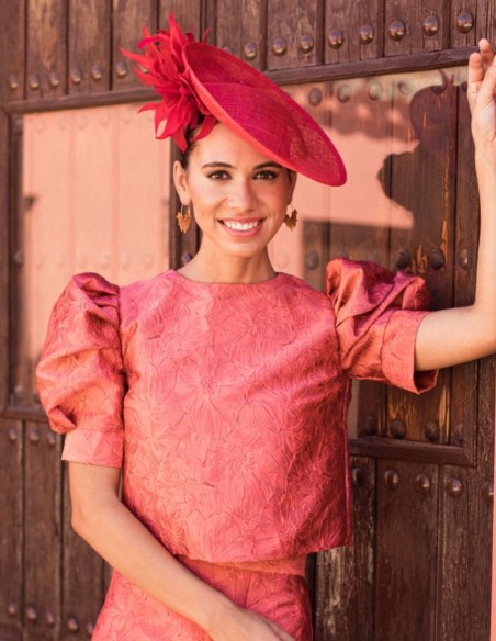 Top floral en brocart corail à manches courtes bouffantes