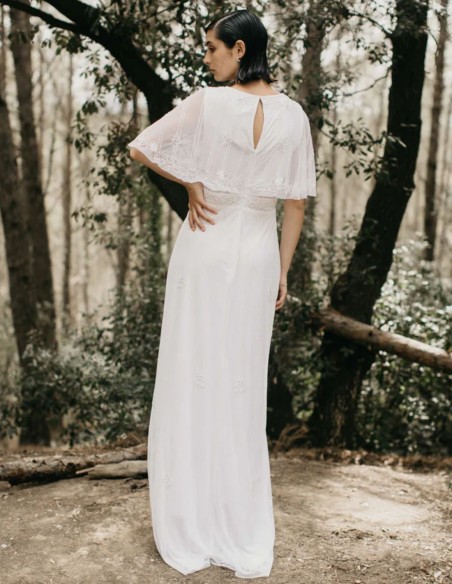 Vestido largo blanco con manga corta fluida para novia civil Vestido largo blanco con manga corta fluida para novia civil