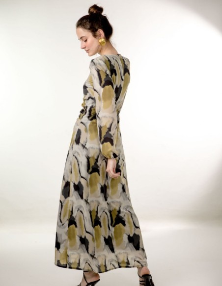 Vestido midi de gasa estampada con frunce y cinta lurex para invitada de boda