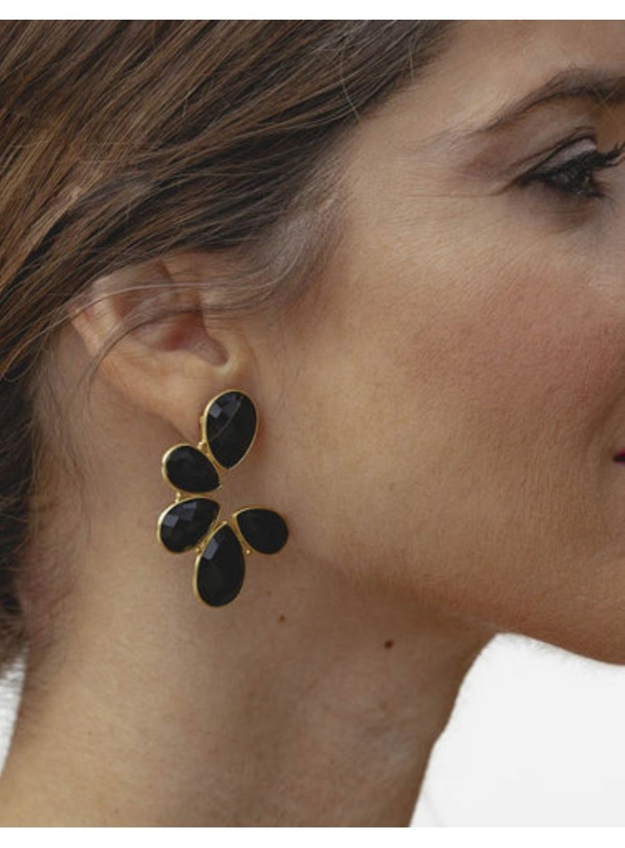 Party earrings with black druses