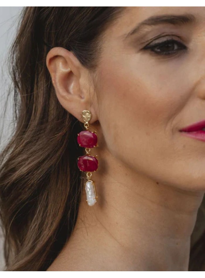 Longues boucles d'oreilles avec rubis naturel...