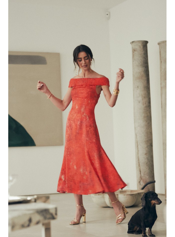 Vestido midi para evento con escote bardot...