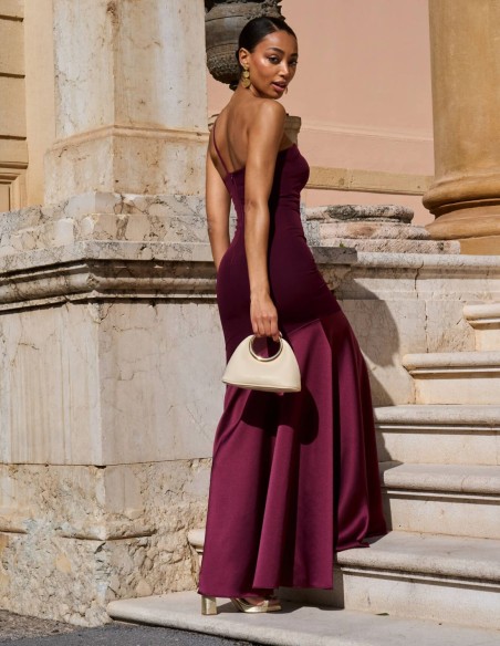 Vestido largo de invitada entallado con tirante fino