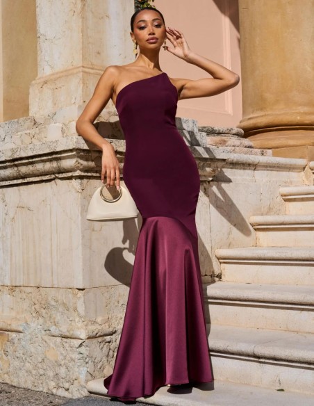 Vestido largo de invitada entallado con tirante fino