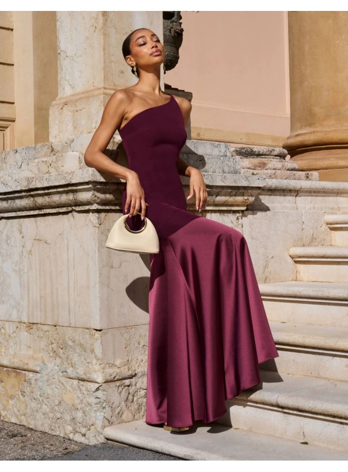 Vestido largo de invitada entallado con tirante fino para boda