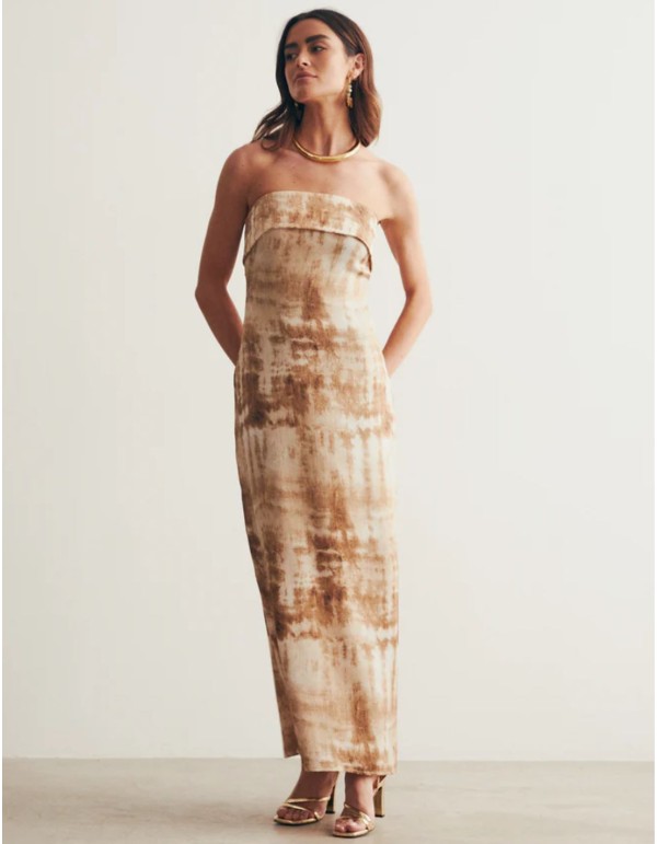 Vestido palabra de honor en tonos tierra estampado 2