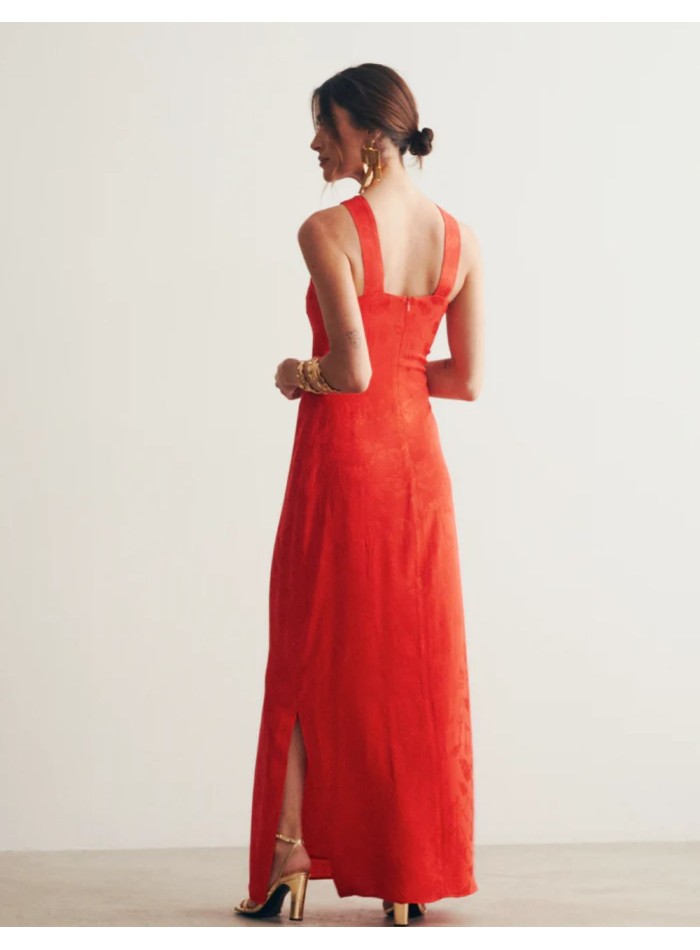 Vestido largo de fiesta rojo en jaquard con escote halter para invitadas