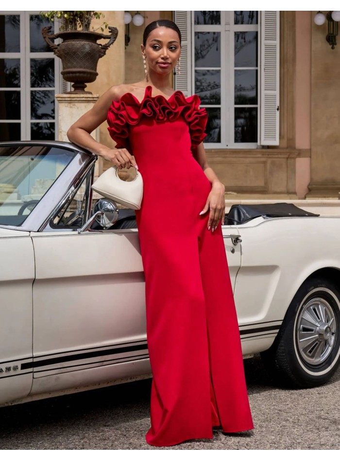 Vestido largo para evento con escote palabra de honor y volantes para invitada