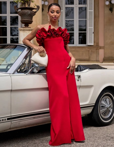 Vestido largo para evento con escote palabra de honor y volantes para invitada Vestido largo para evento con escote palabra de honor y volantes para invitada