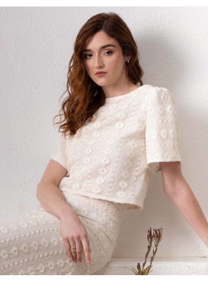 Top marfil de macramé con manga corta