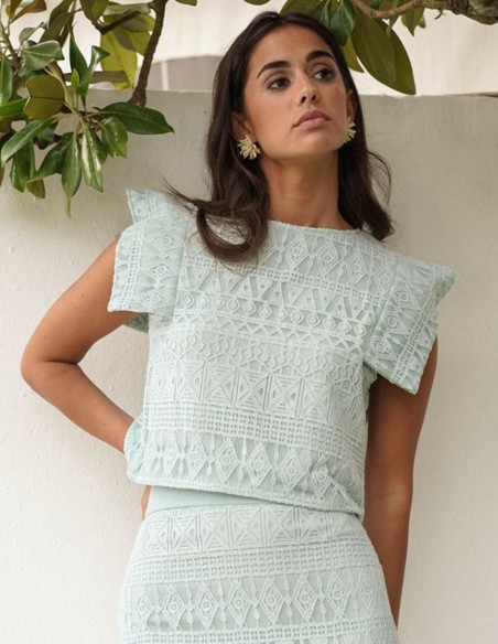 Top court vert aqua avec manches courtes à col en V