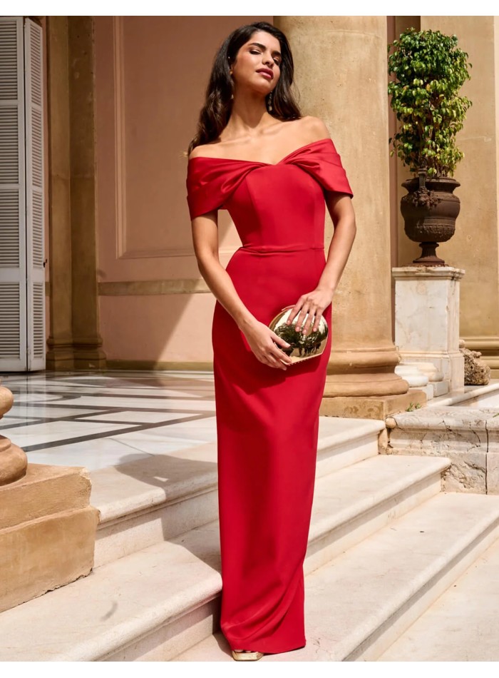 Vestido de fiesta largo con escote bandeau rojo invitada boda