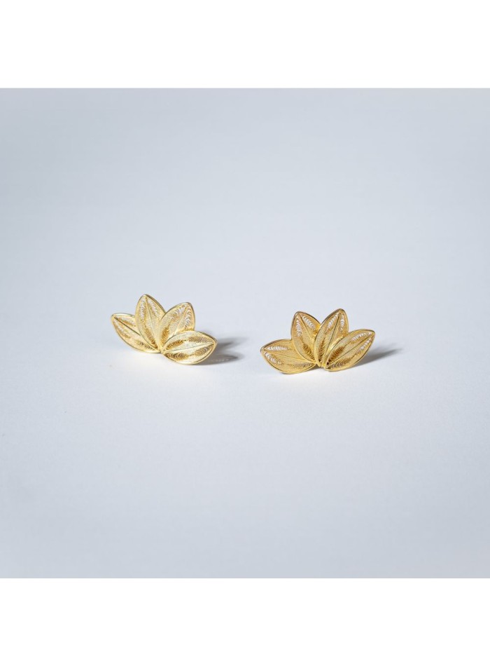 Paipai party earrings with delicate filigree