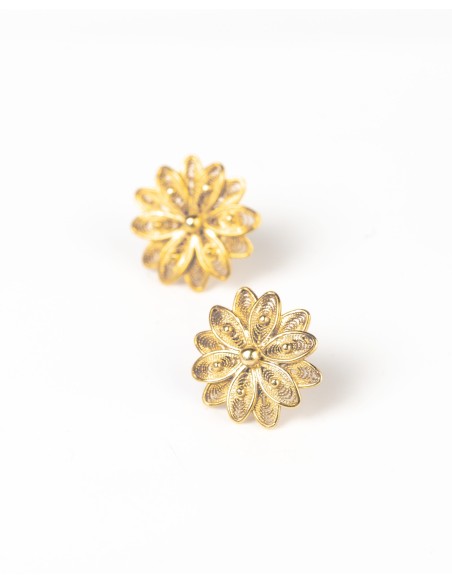 Small flower-shaped earrings