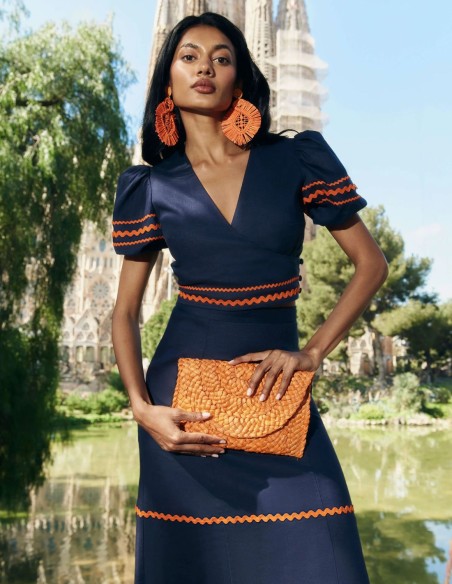 Top para invitada de lino con mangas abullonadas