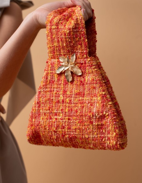 Bolso para invitada en tweed con aplique