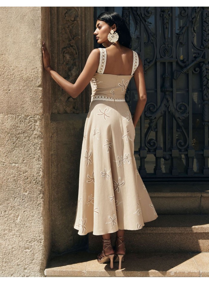 Top para invitada de tirantes anchos beige