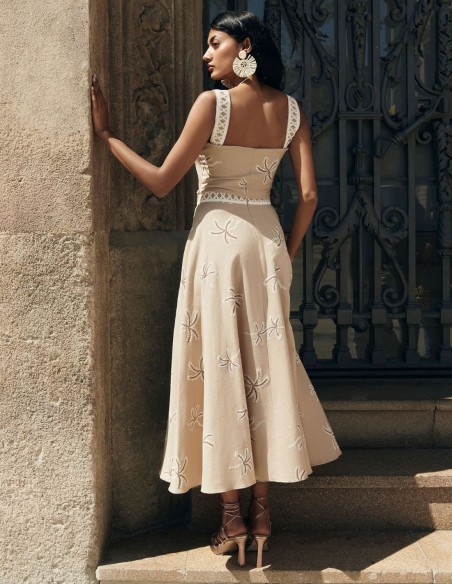 Top para invitada de tirantes anchos beige