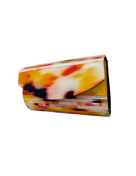 Bolso de fiesta nacarado con cadena interior y cierre magnético para eventos especiales