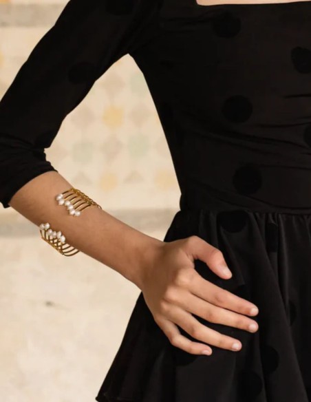 Large bracelet doré avec perles